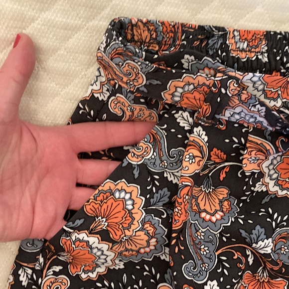 *B2G1 Sale!* Loft outlet skirt - medium - Picture 3 of 3